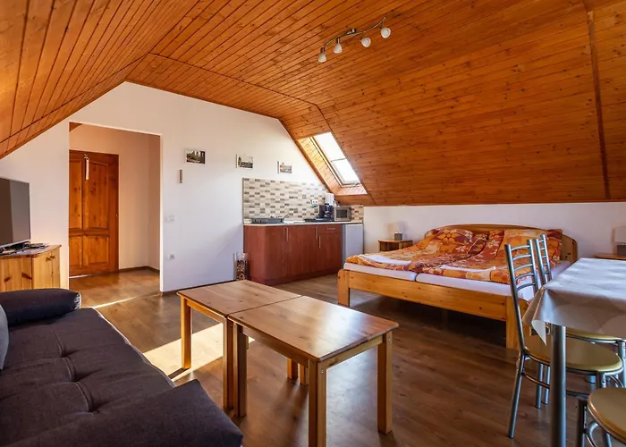 Szabolcs Apartments